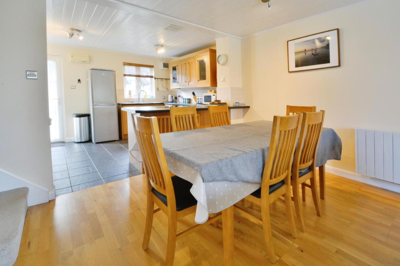 Nyhavn Lakeside Cottage 시런세스터 외부 사진